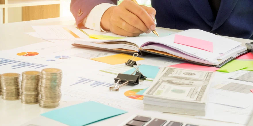 MBA Loan vs. Scholarship: What’s the Smarter Option?