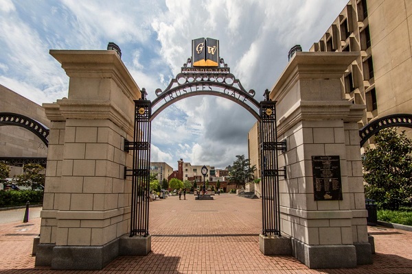 What Are the Advantages of George Washington University?